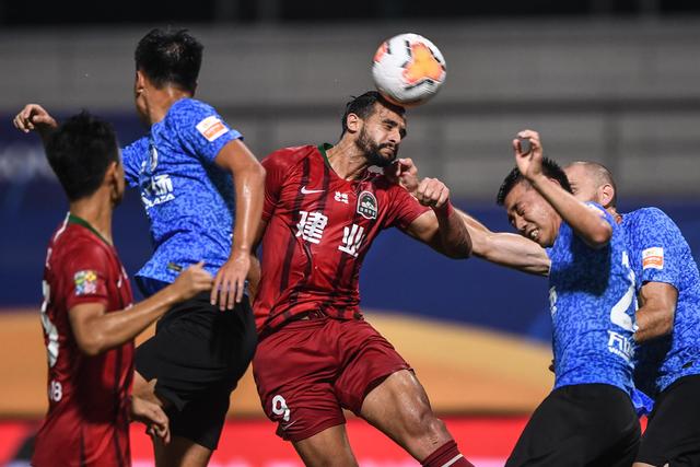 双探花低迷绿军负猛龙 利拉德30分雄鹿胜魔术